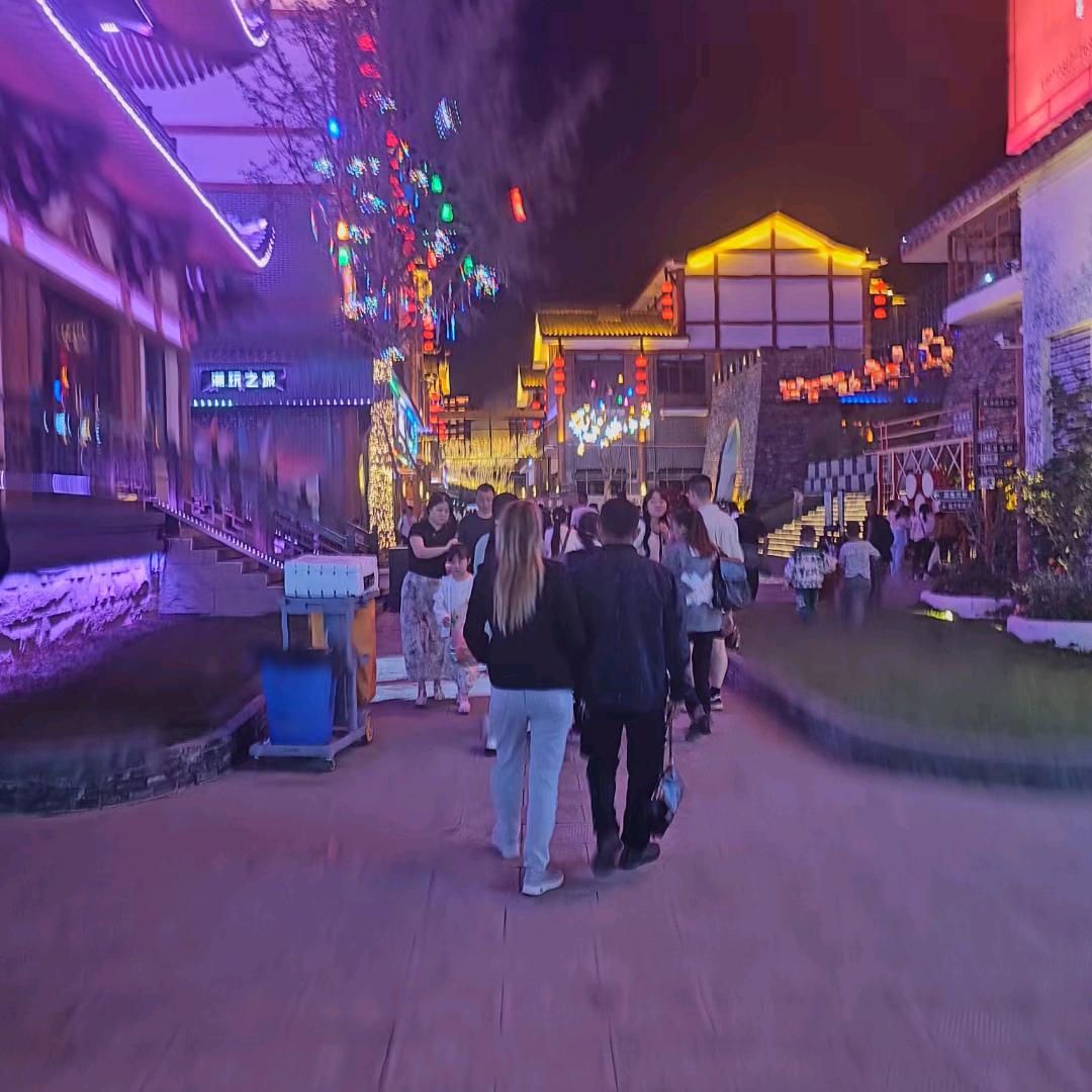 二娃子😘😘😘