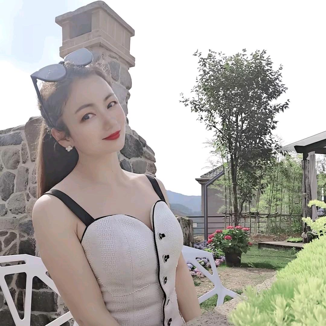 丽❀.(*´▽`*)❀.丽