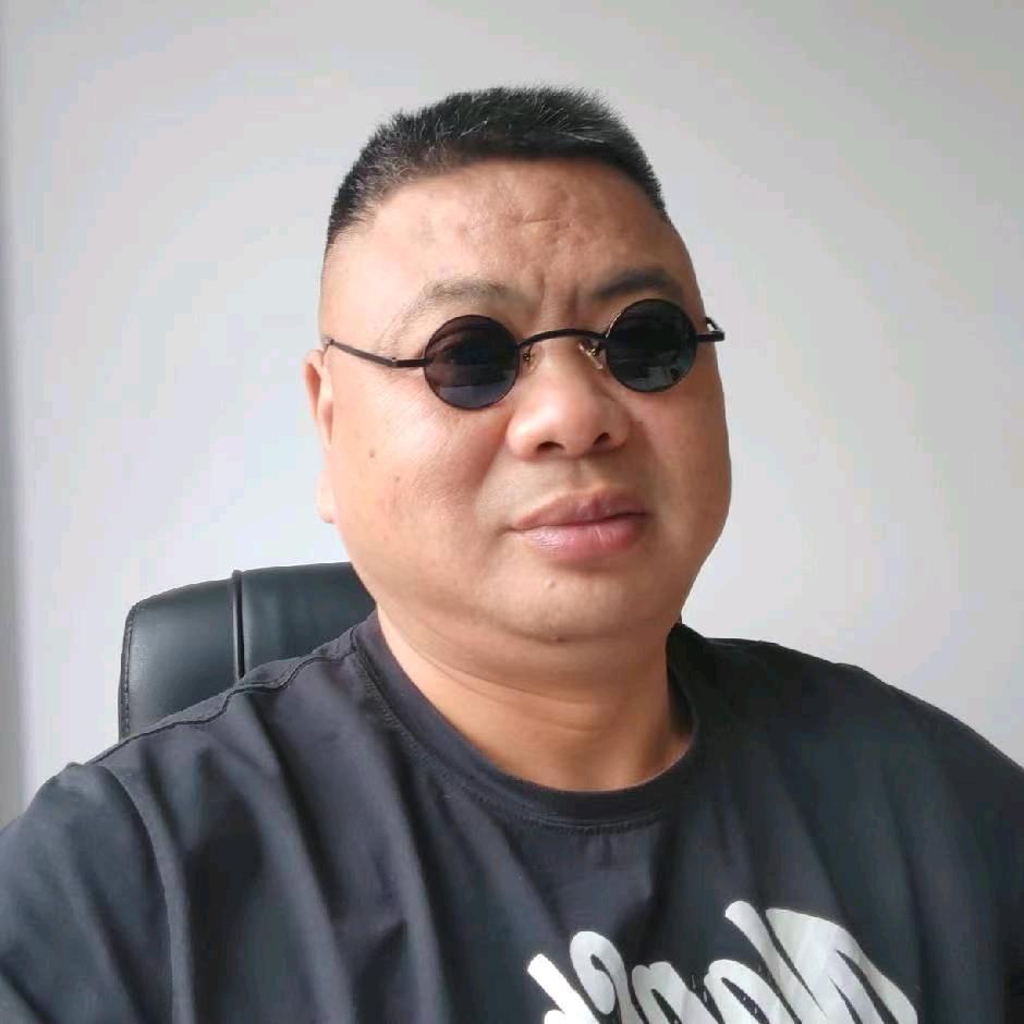月半哥