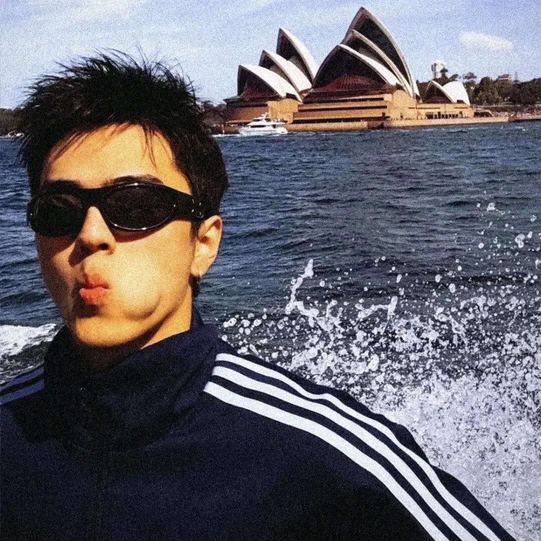 འཛམ་གྲགས།