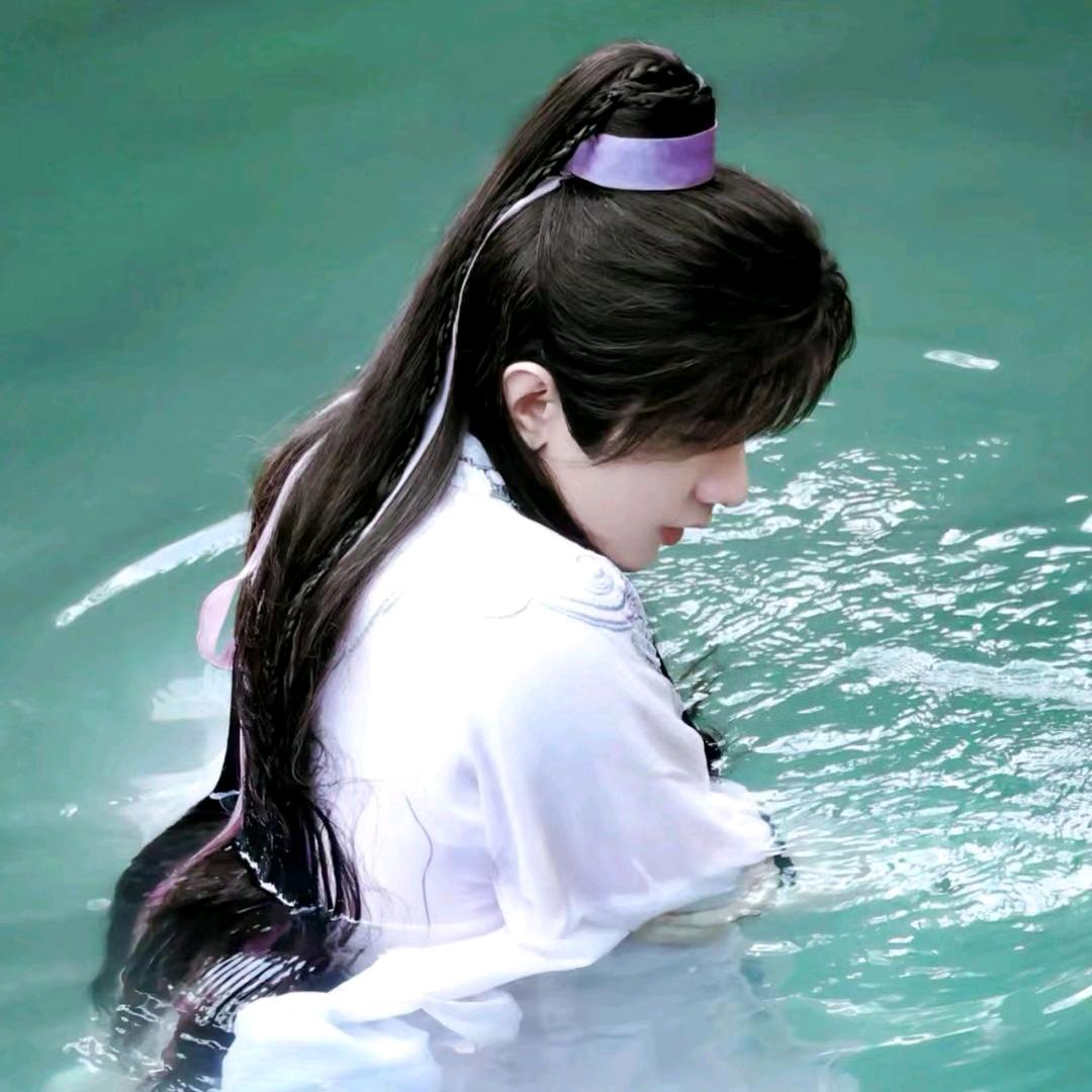 岸池观莲