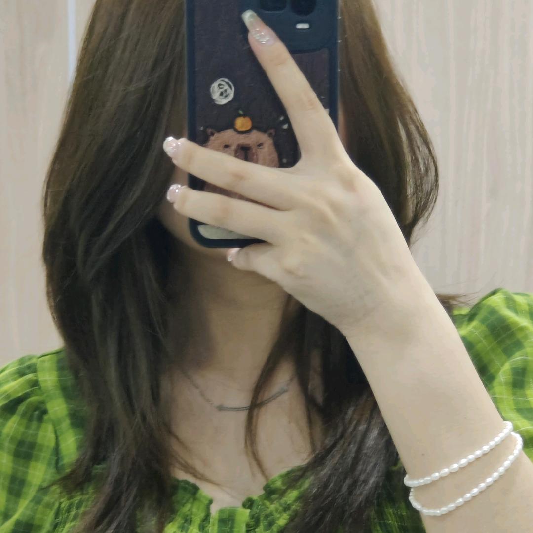 小小胡，小助理