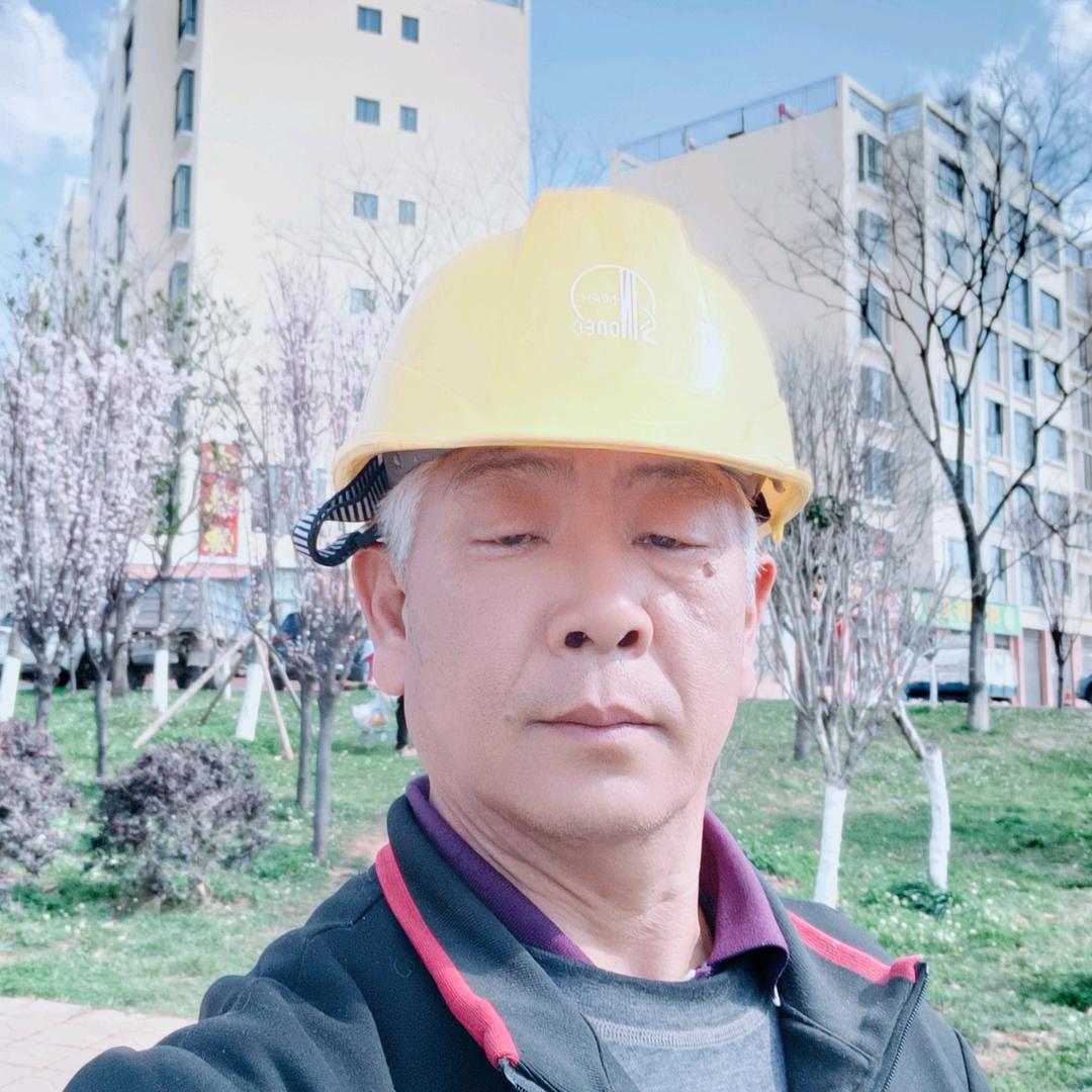 独自徘徊，🐍年《正能量代号00》(孔)