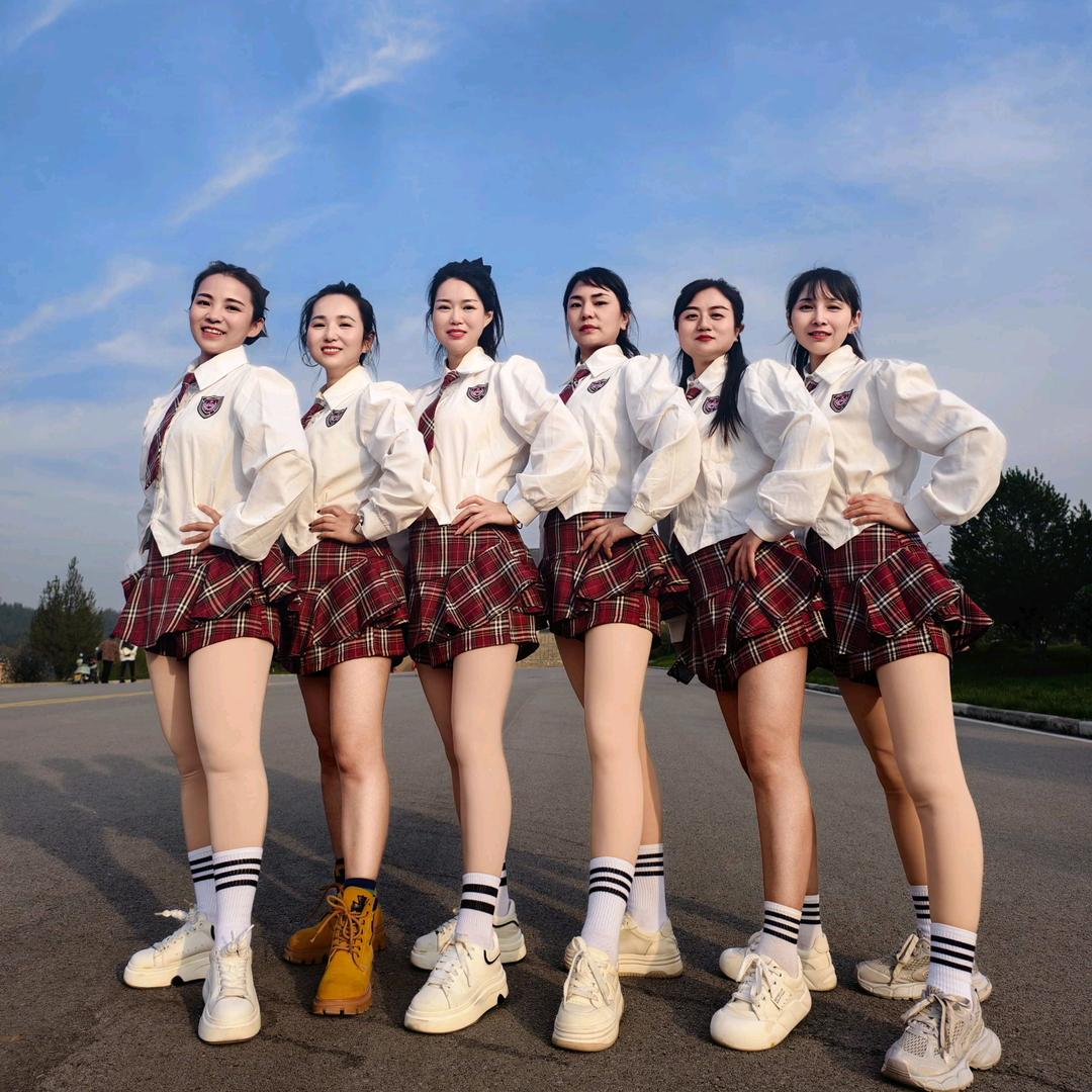 小丫（盛夏鼓舞团队招人）