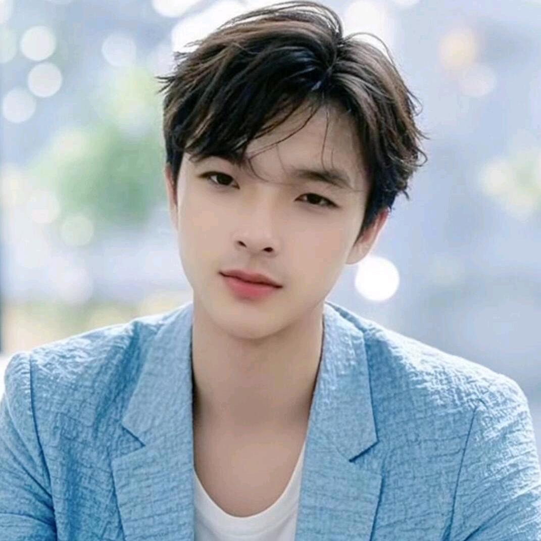 🕊꧔ꦿ᭄浊酒🚬封喉᭄🕊