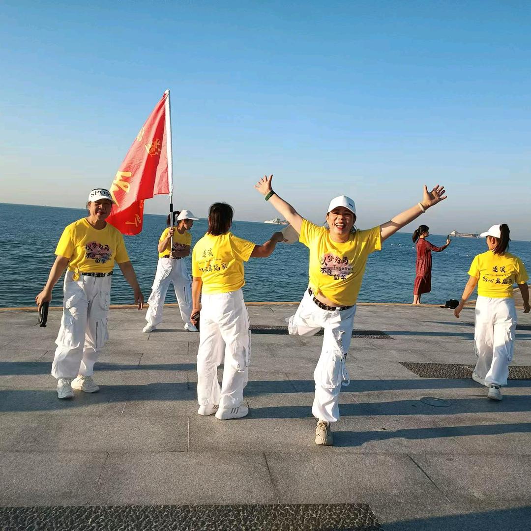 《排里》喜欢跳舞的霞