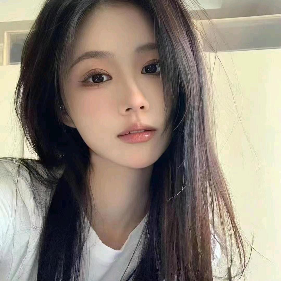 英英爱吃糖