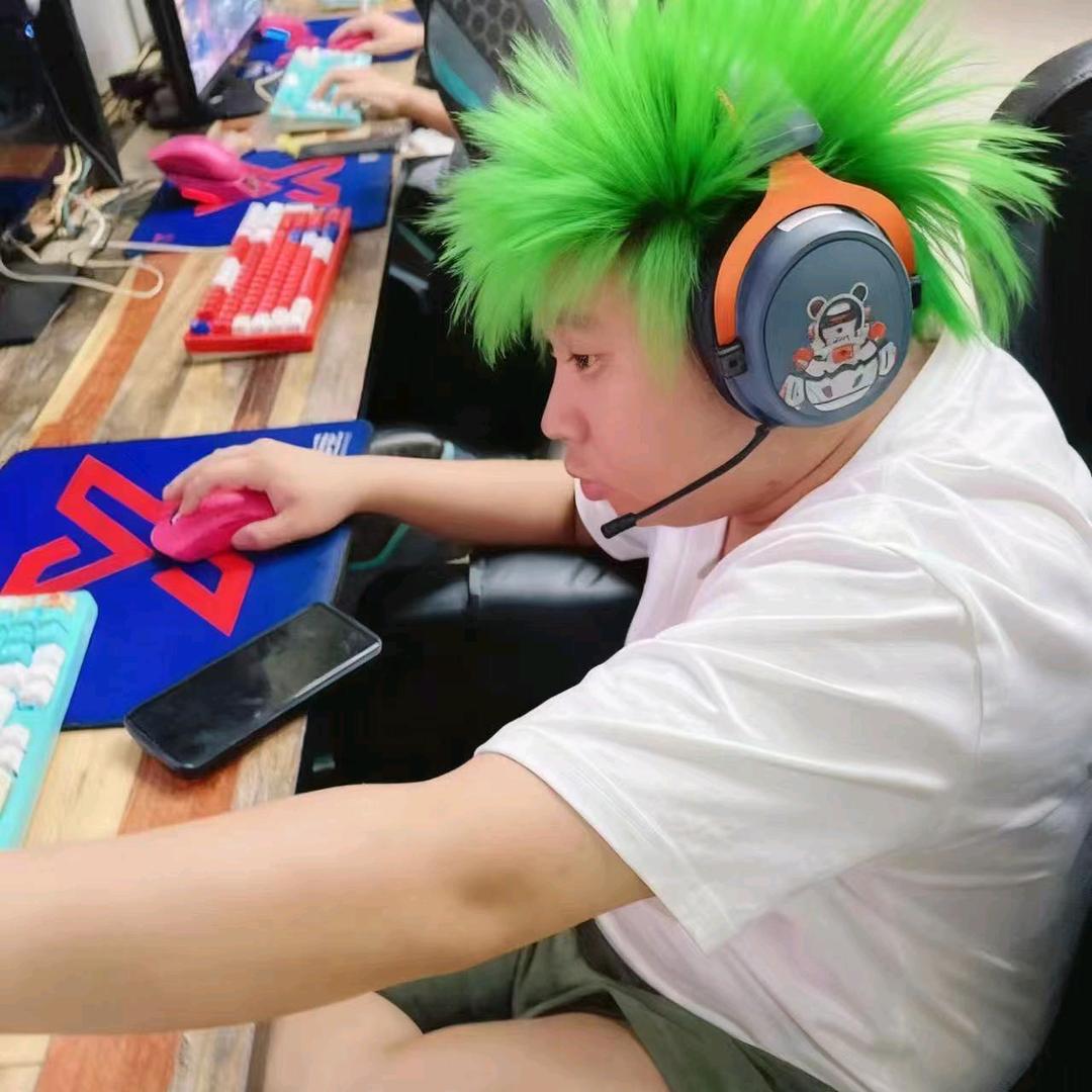 乌蝇哥（主播吴浪）旺角