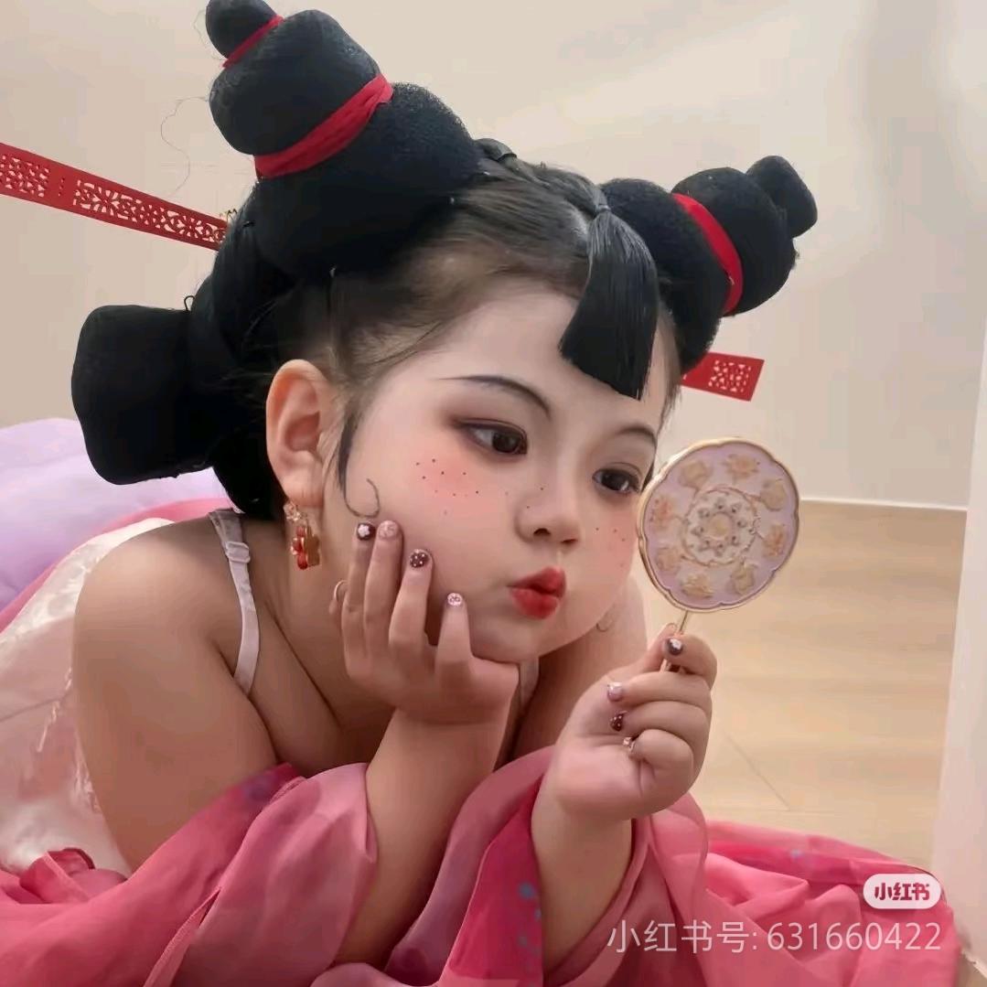 别嘲笑我的双下巴了