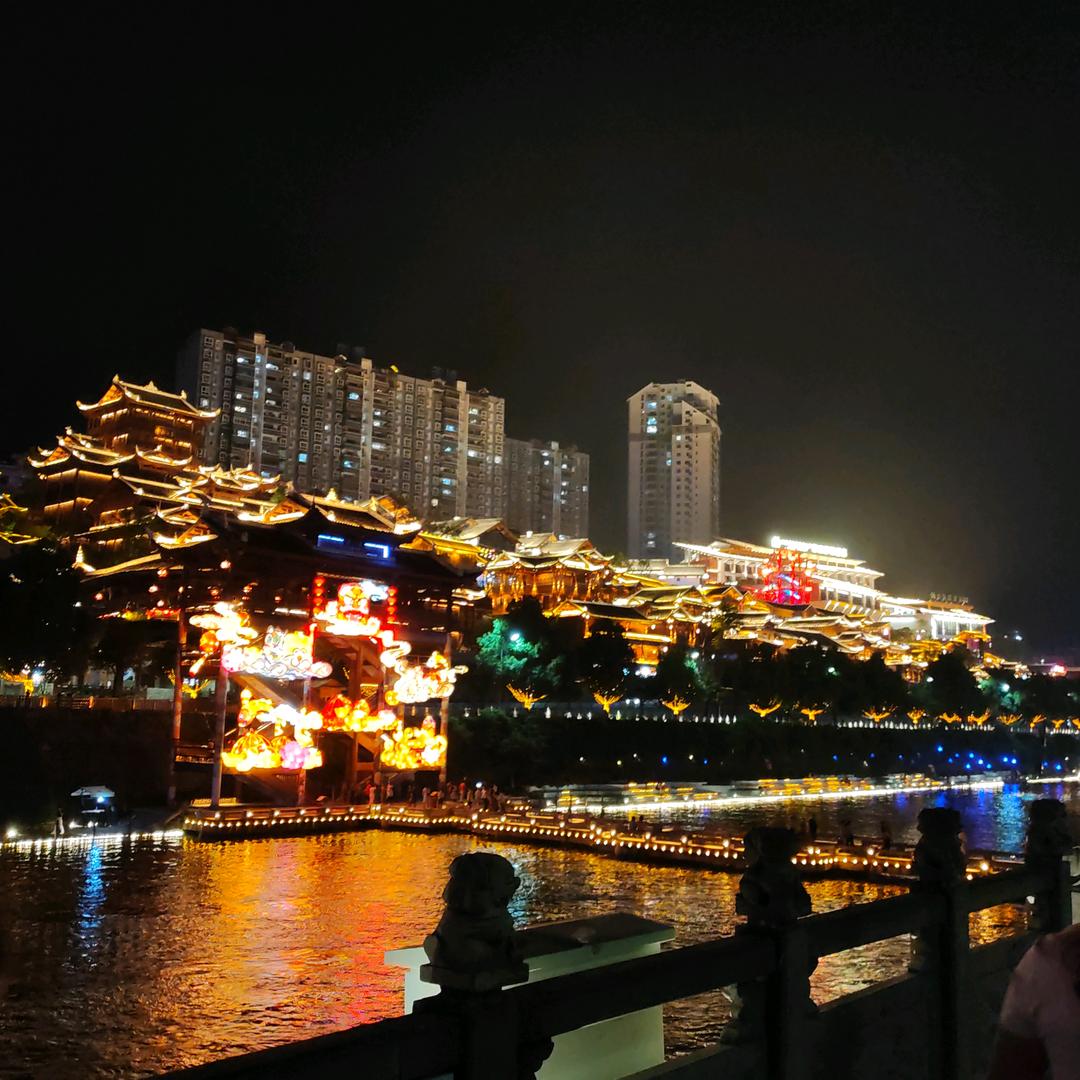 龙行天下