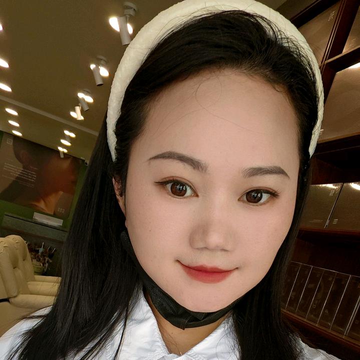 杨婷✨三草两木星河水岸店