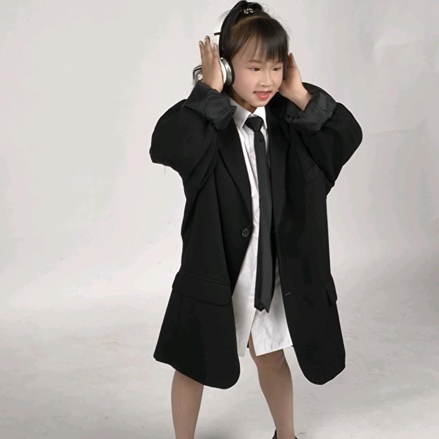 家有两魔兽。