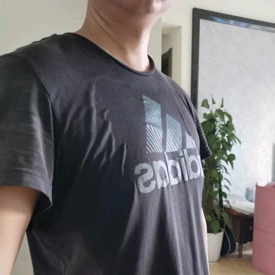 亮了一下