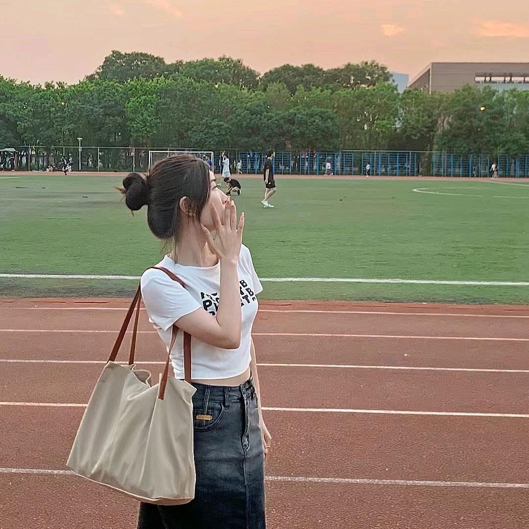 是呆小羊吖