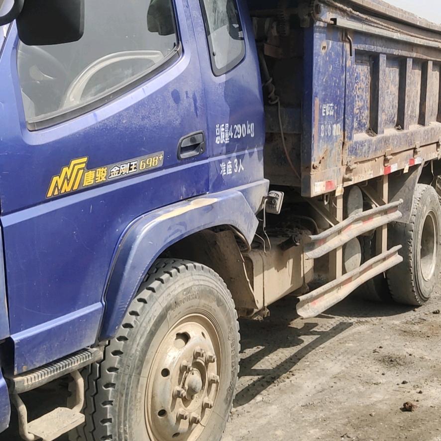 地球表面运输工程局，专业六轮车队。