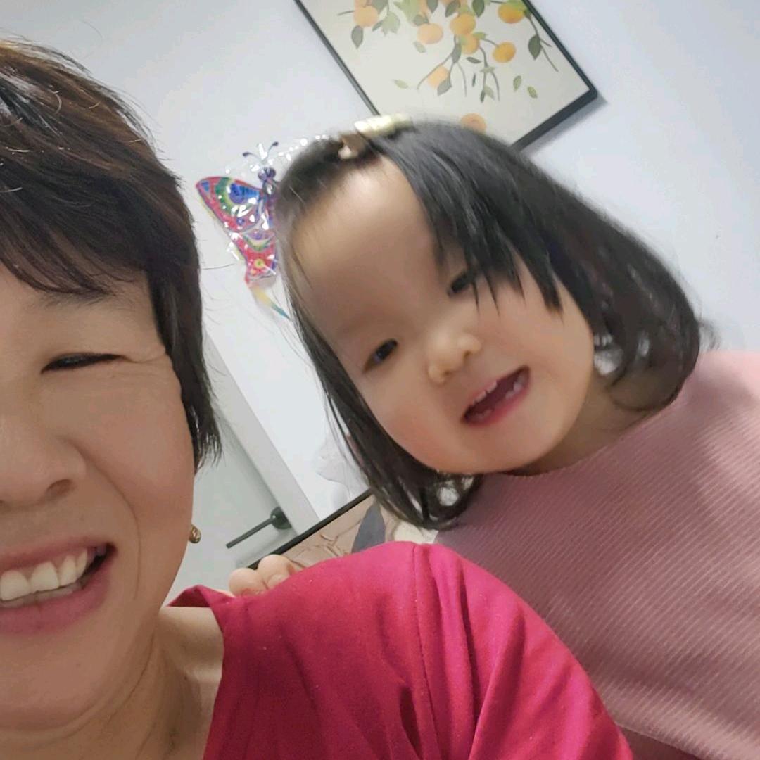 开心果果and奶奶