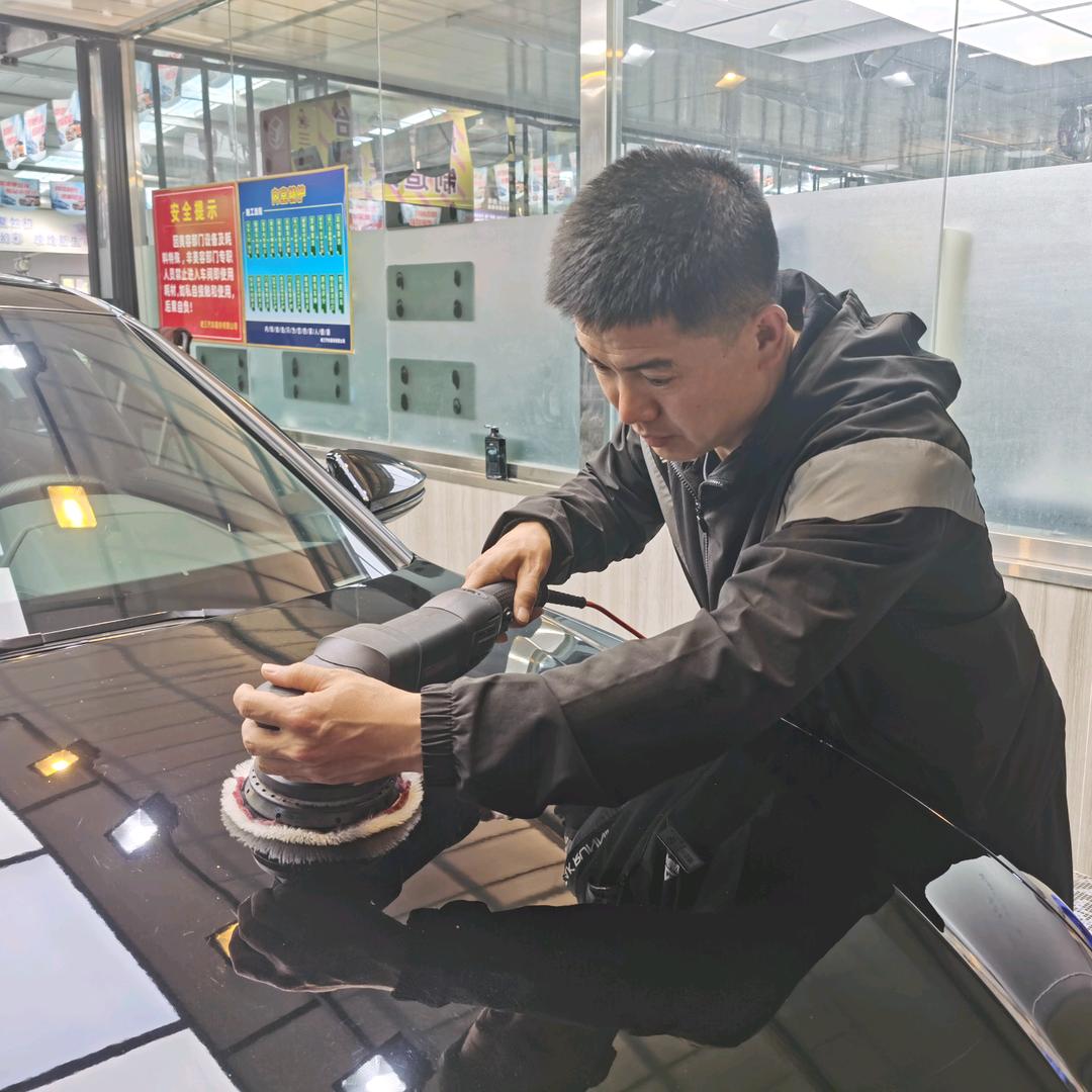 爱车洗美牛师傅