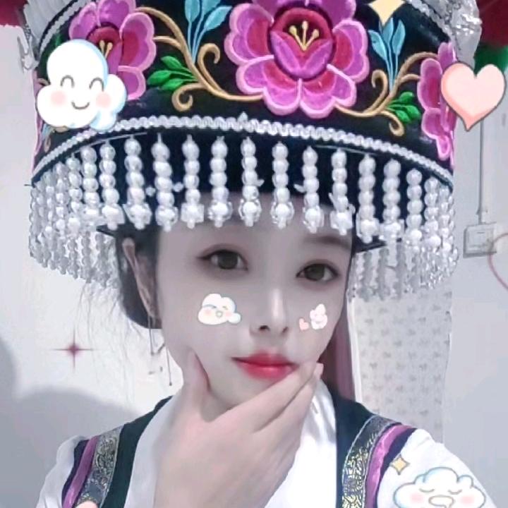 再看我就非礼你