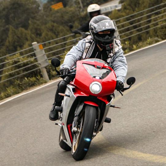 🏍️摩托骑小猪🏍️