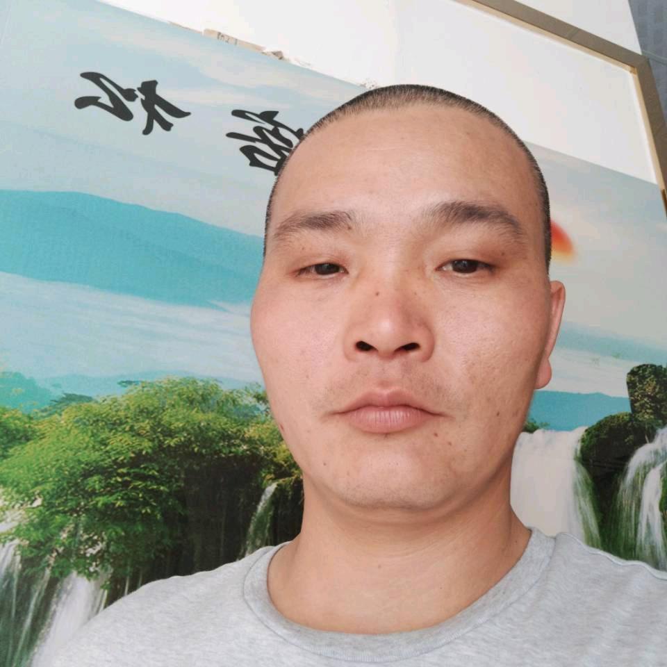 弥漫在指间的香烟