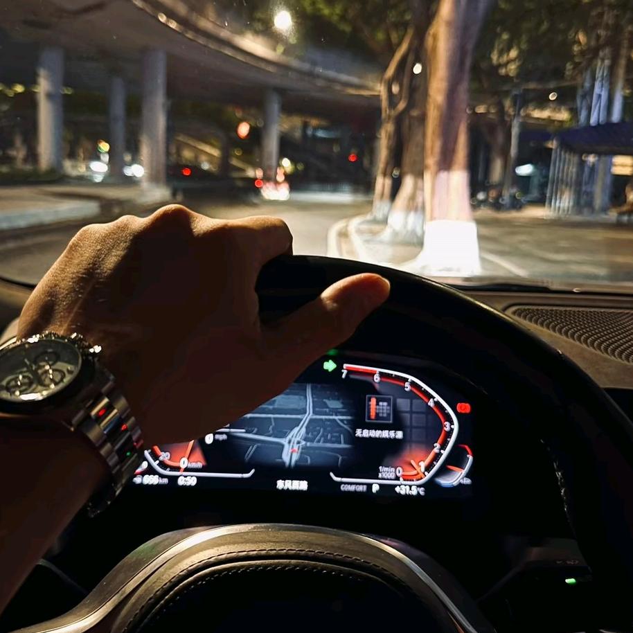 说进龙哥直播间。