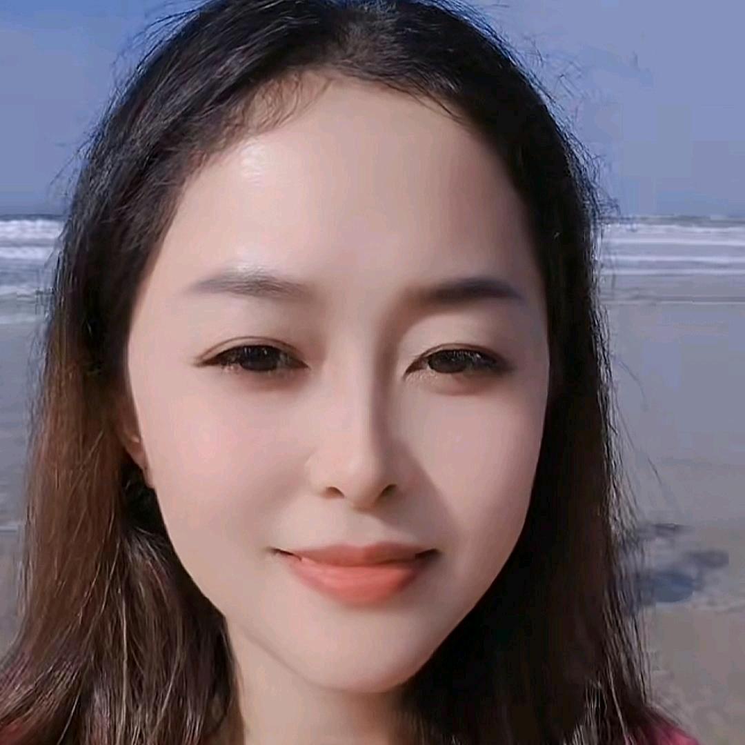 兜兜里有糖（Yᗜangঞᩚ 月）