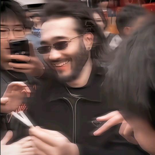 超雄抑郁症凌晨四点二十屎没憋住被护士暴打