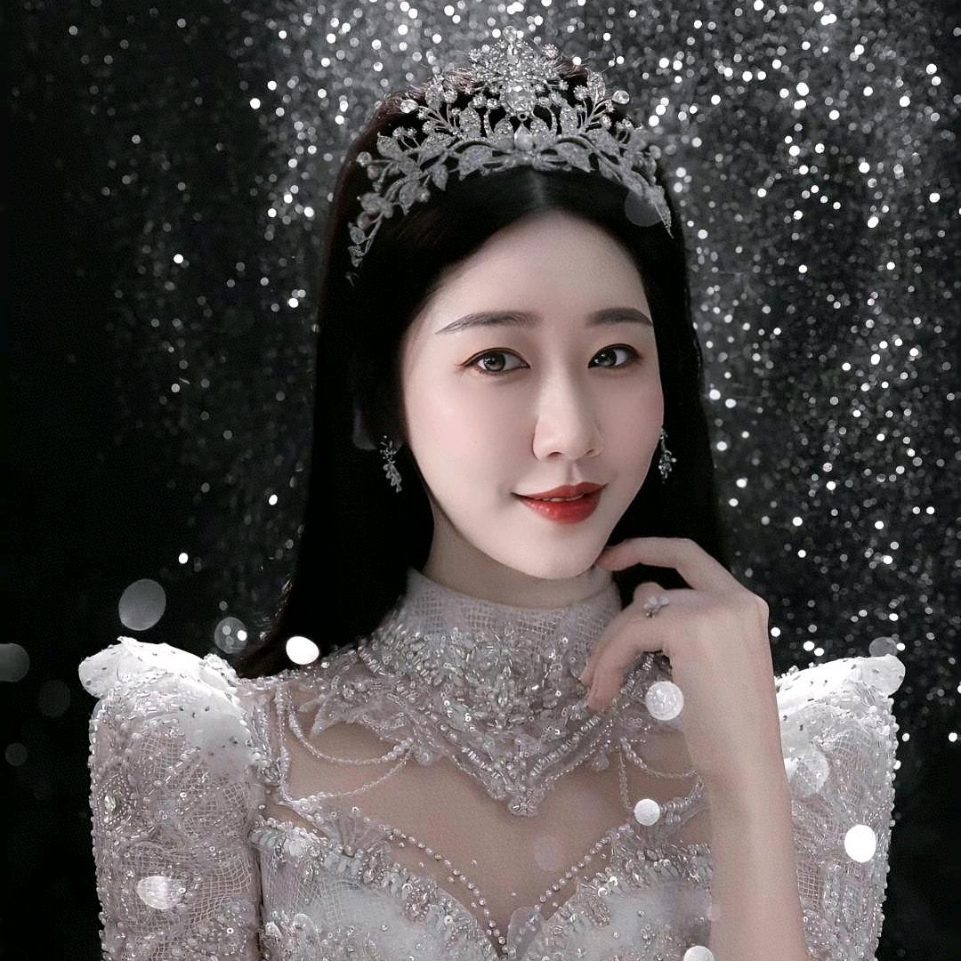 @塑明星浠浠