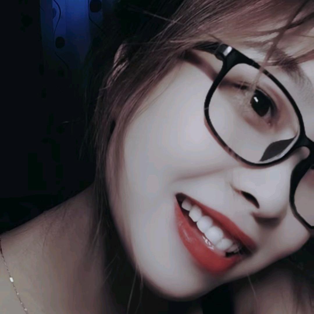 妮子 ゜)ノ♩🐇