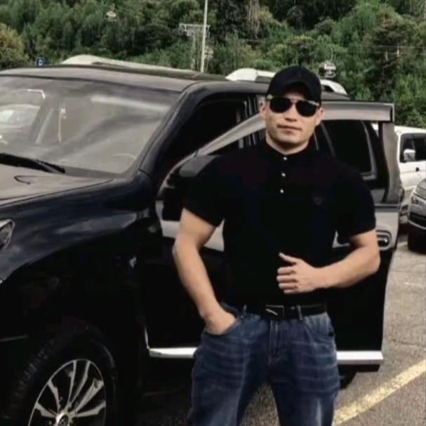 Axau