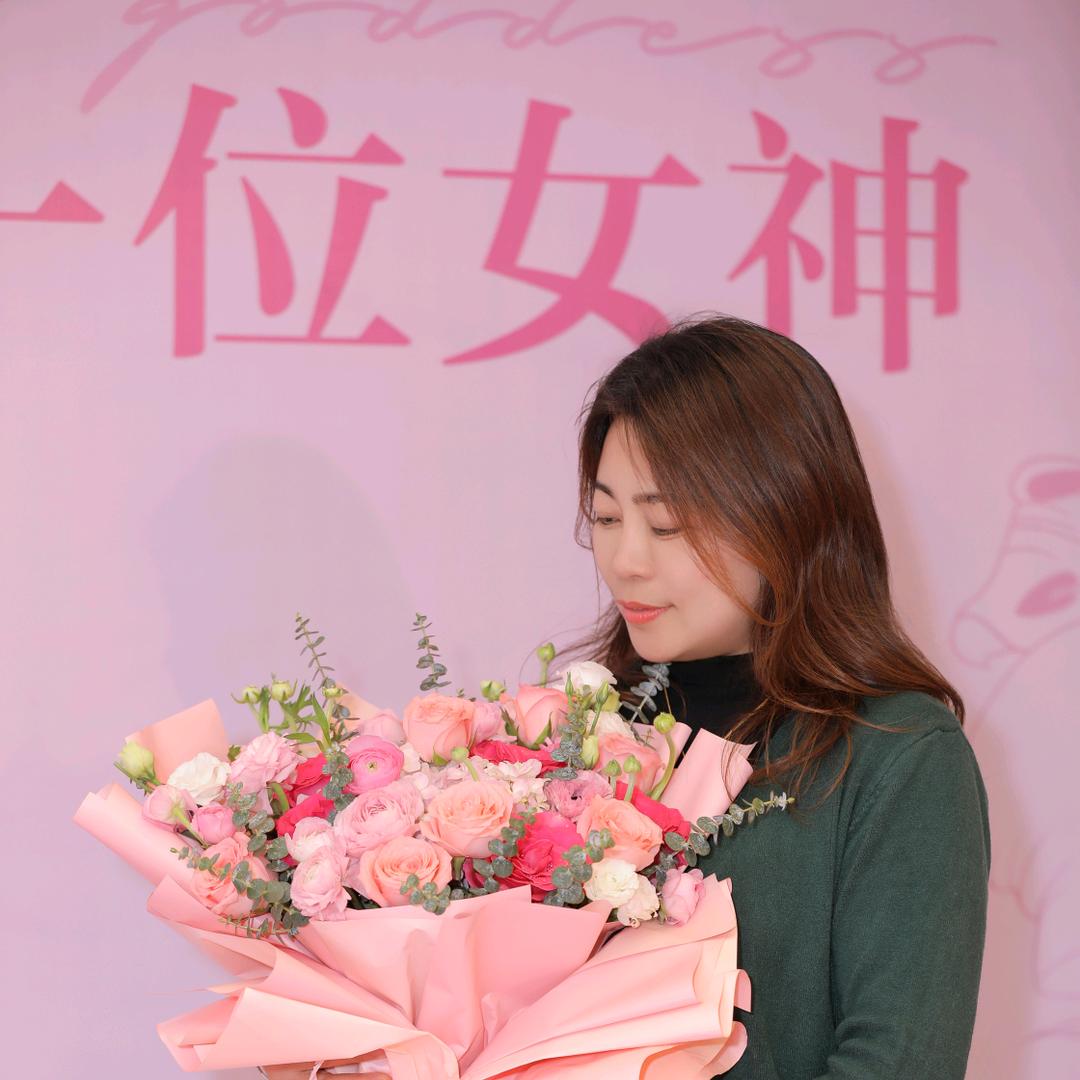 阿红（拒绝连赞）