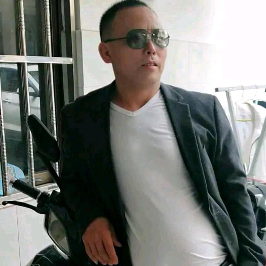 何哥《纯属娱乐》.