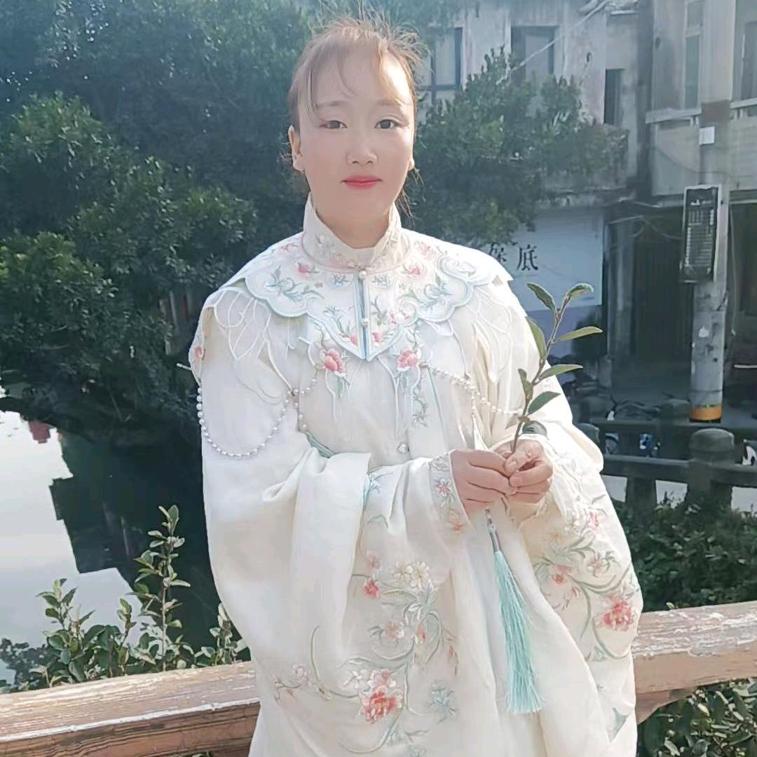 沉默的眼泪😭😭兰兰