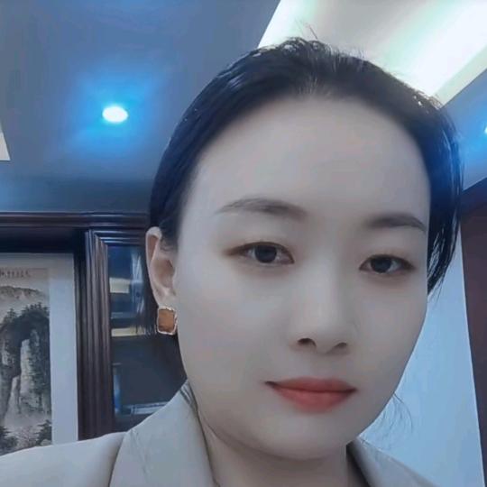 爱喝酒的朵朵姐