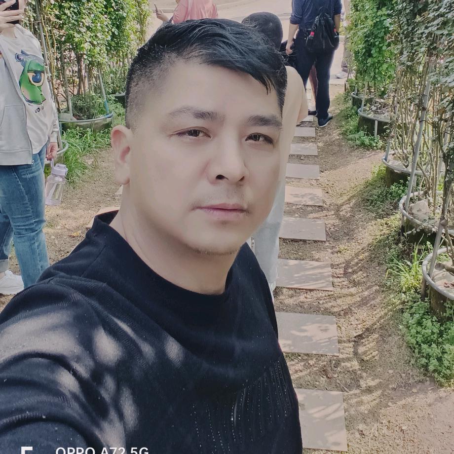 强子哥