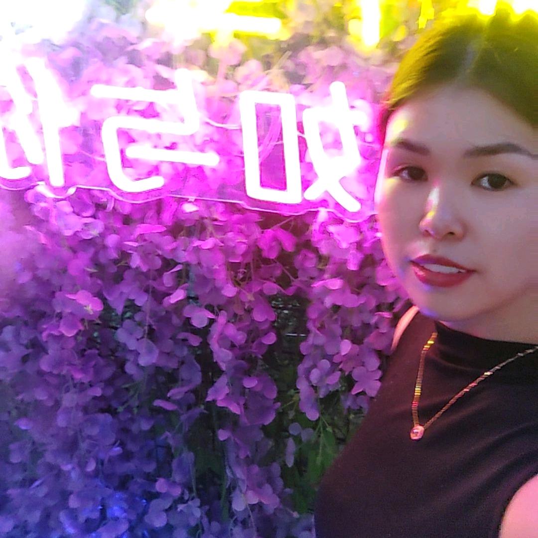 宝韵诗打造素颜灯泡肌  琴姐