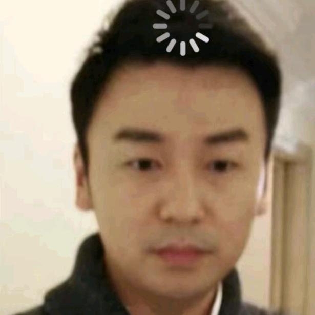 一朵风中摇曳的陈俊生