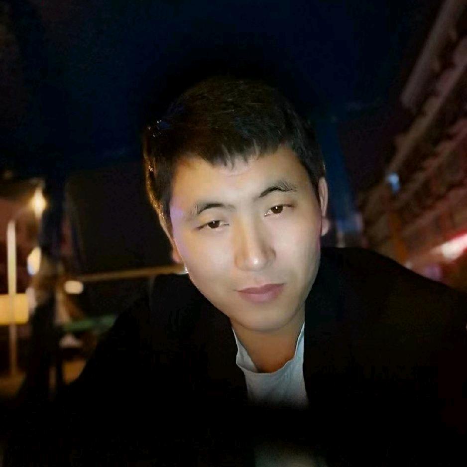 站在坟前指挥鬼