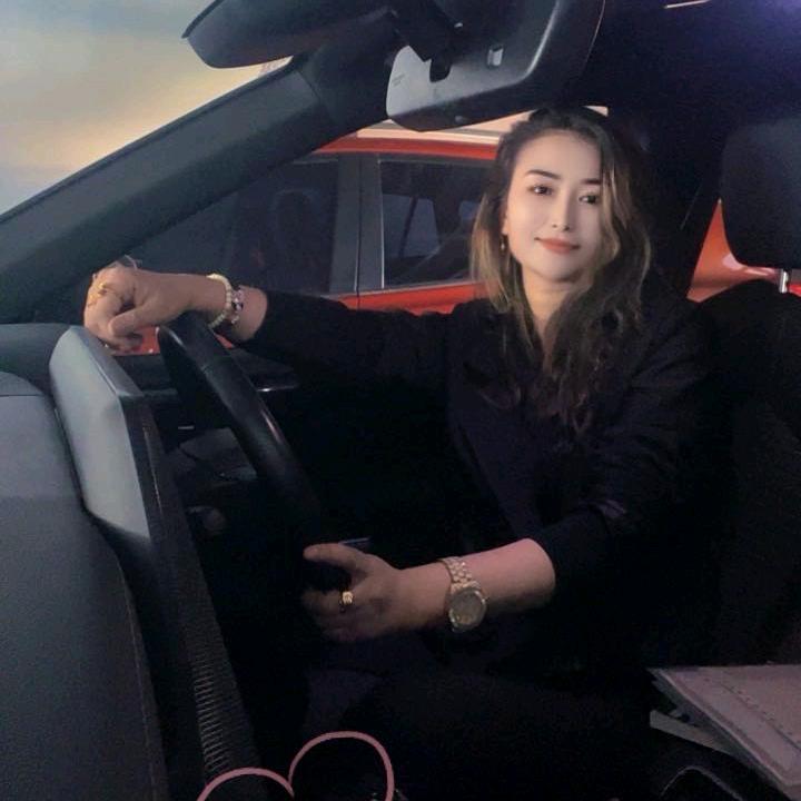 美女服装店