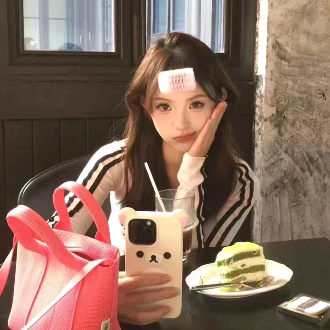 蓝桉。