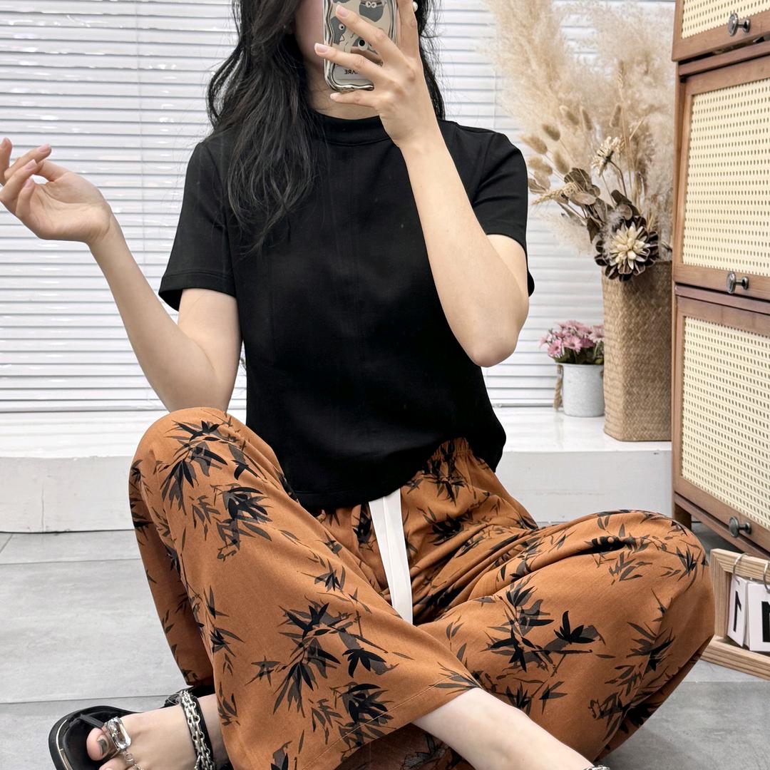 雅馨服饰1