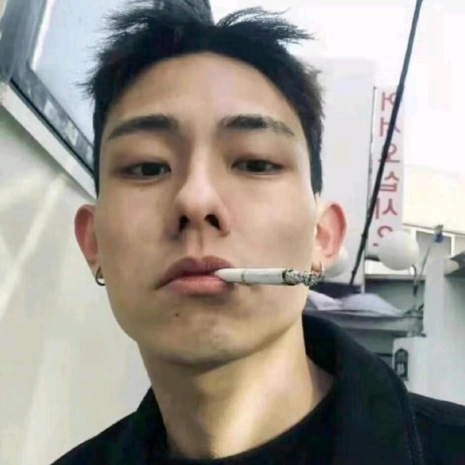 不知名的老男人.