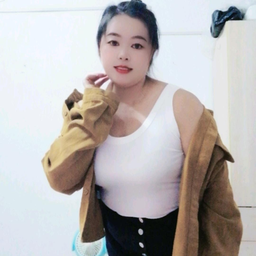 微笑掩饰伤