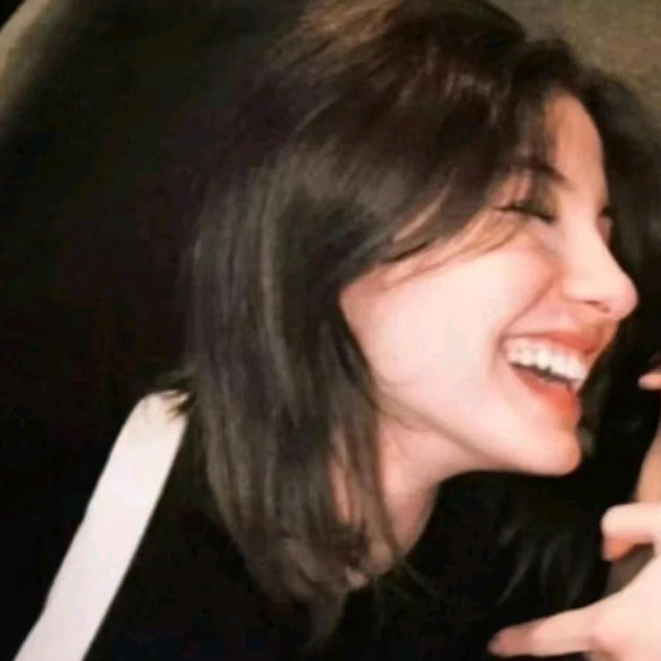 娜娜汗衣服饰品