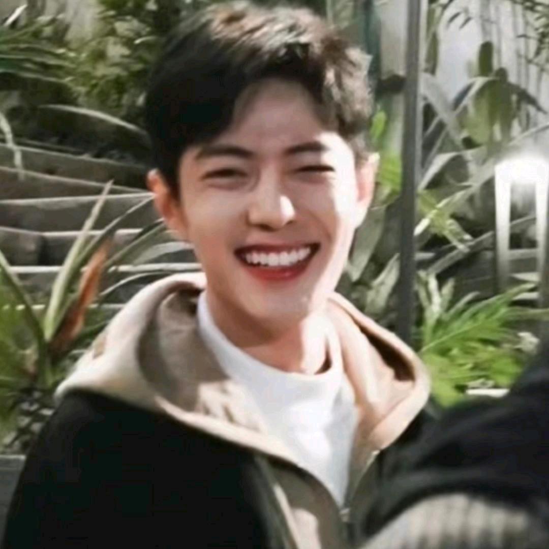 小鱼不吃小鱼x头像