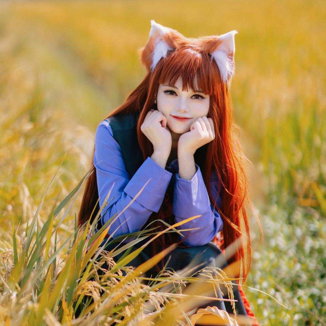麦子里的狼少女