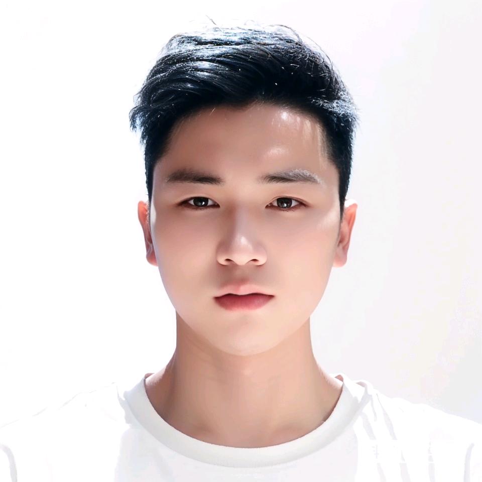 一米八的小李董