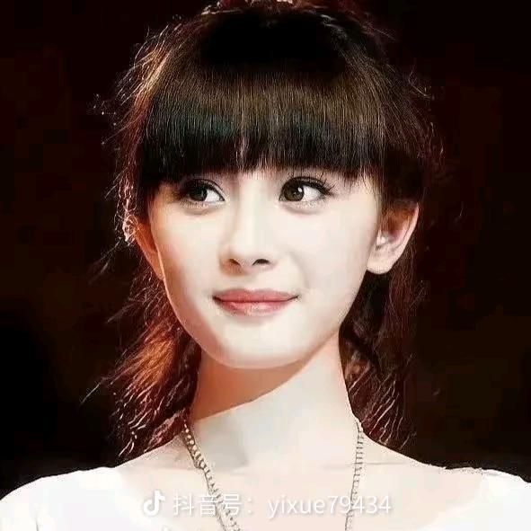 丑的出奇百怪  还觉得自个帅