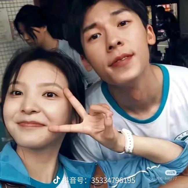 季桑顿珠汽车销售员