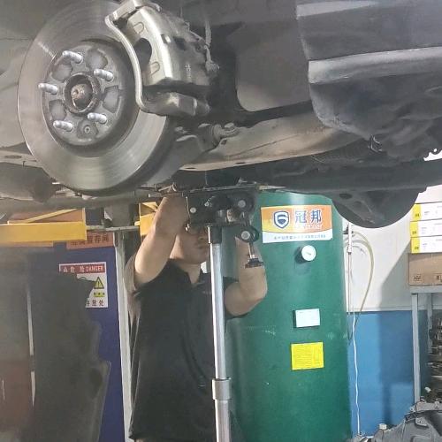 修变速箱的舒子豪